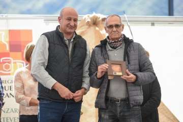 El Cabildo reconoce la labor de los apicultores de Telde en la entrega de premios del Concurso de Mieles (Foto TA)