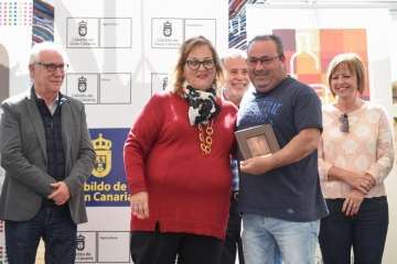El Cabildo reconoce la labor de los apicultores de Telde en la entrega de premios del Concurso de Mieles (Foto TA)