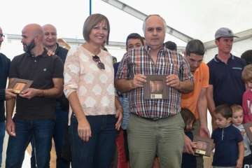 El Cabildo reconoce la labor de los apicultores de Telde en la entrega de premios del Concurso de Mieles (Foto TA)