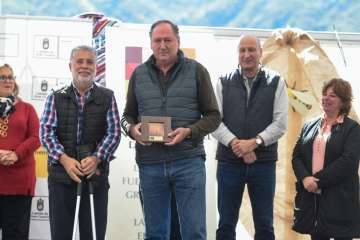 El Cabildo reconoce la labor de los apicultores de Telde en la entrega de premios del Concurso de Mieles (Foto TA)