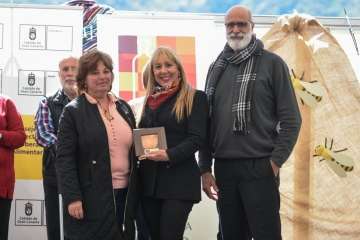 El Cabildo reconoce la labor de los apicultores de Telde en la entrega de premios del Concurso de Mieles (Foto TA)