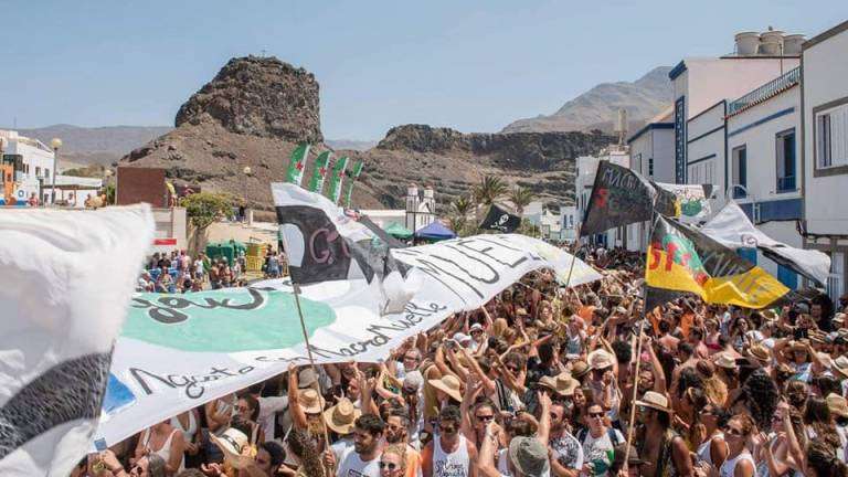 Imagen de archivo de una protesta en Agaete contra el proyecto del macromuelle (Foto C7)