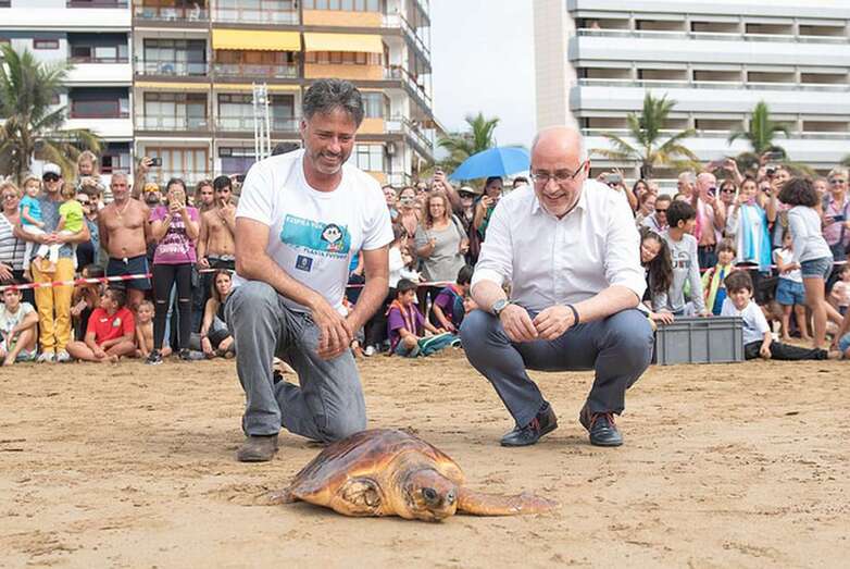 Momento del acto celebrado este viernes en la capitla grancanaria (Foto TA)