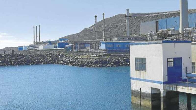 Imagen de las instalaciones de Emalsa en la costa de Jinámar (Foto Canarias7)