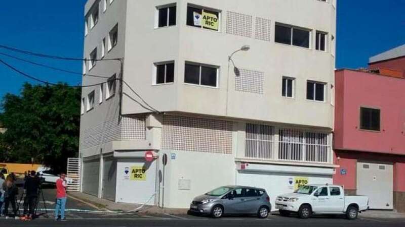 Imagen del edificio donde ha sucedido el suceso ( Foto Borja Suárez y Milagros Araña/C7)