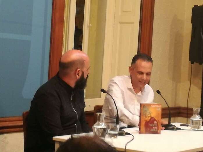 La presentación del libro tuvo lugar este viernes en la capital grancanaria (Foto TA)