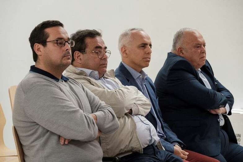 Iván Hernández Perera, José Manuel Hernández Pérez, José Ignacio Hernández Pérez y Juan Jesús Hernández Pérez, este lunes en la Sala (Foto Efe)
