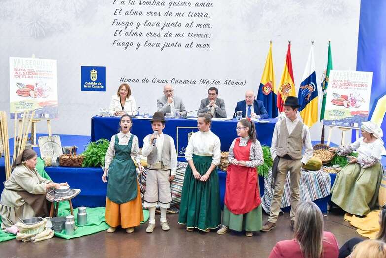 El programa de las fiestas se presentó esta mañana en el Cabildo (Foto TA)