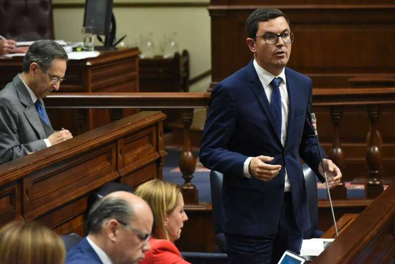 Pablo Rodríguez, consejero de Obras Públicas y Transportes, este martes en el Parlamento (Foto TA)
