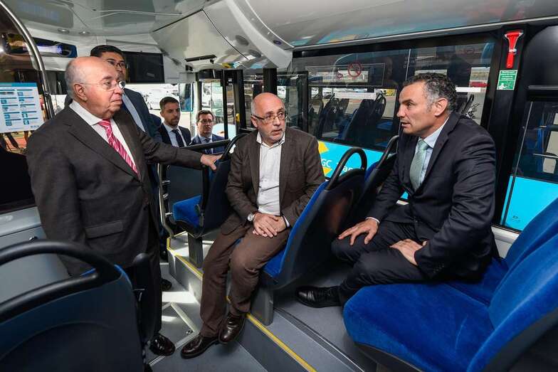 Tienen capacidad para 47 pasajeros sentados y rampa para PMR (Foto TA)