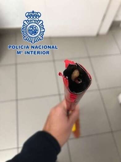 Imagen del palo metálico con el que presuntamente agredió a la víctima (Foto TA)
