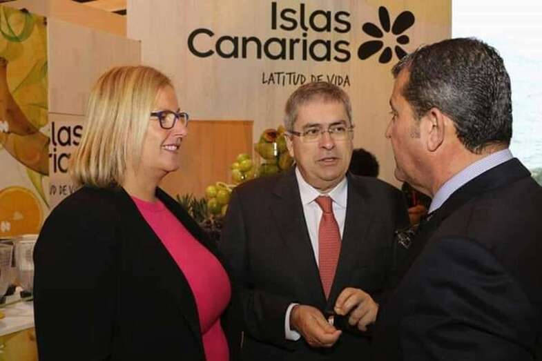 El alcalde Marco Aurelio Pérez (c), en Fitur (Foto TA)