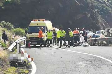 Tres muertos en el choque de dos motos en la carretera de Veneguera (fOTO TA y C7)