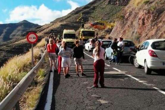 Tres muertos en el choque de dos motos en la carretera de Veneguera (fOTO TA y C7)