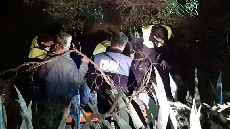 Peluche, el perro, se mantuvo en todo momento junto a su dueño (Foto TA)