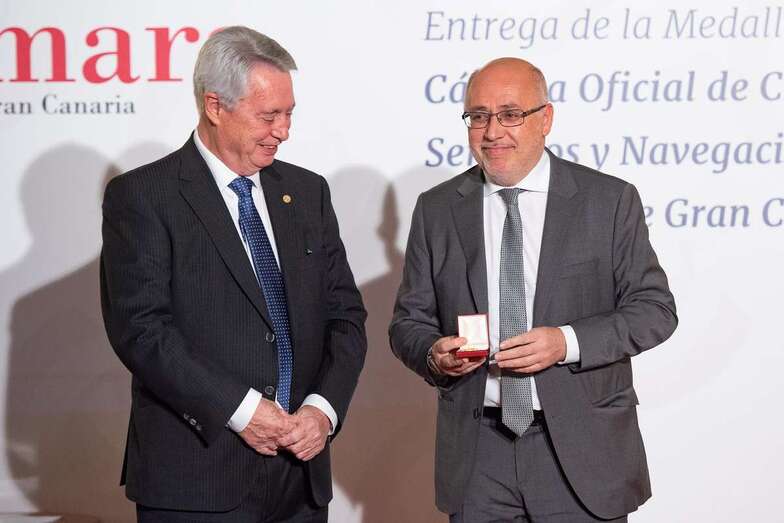 Momento del acto desarrollado esta noche en el Gabinete Literario (Foto TA)