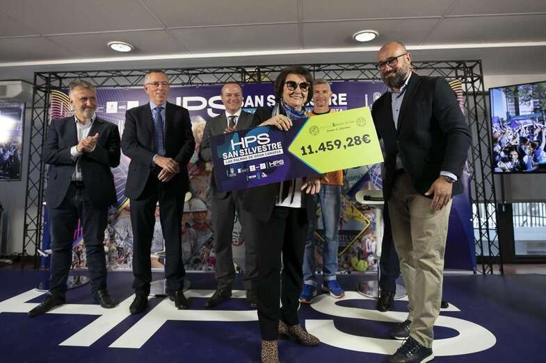 La entrega de los cheques solidarios tuvo lugar este martes (Foto TA)