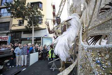 Unas 200.000 personas disfrutaron de la Gran Cabalgata del Carnaval de Una noche en Río (Foto TA)