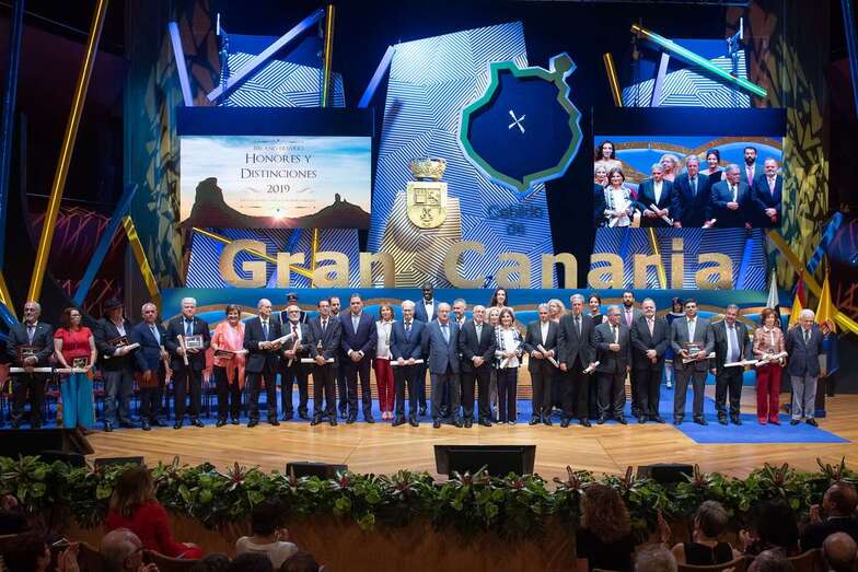 Los distinguidos esta noche en el acto organizado por el Cabildo de Gran Canaria (Foto TA)