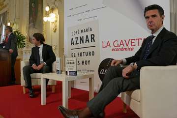 El expresidente José María Aznar presentó un libro en Gran Canaria (Foto Acfi Press)