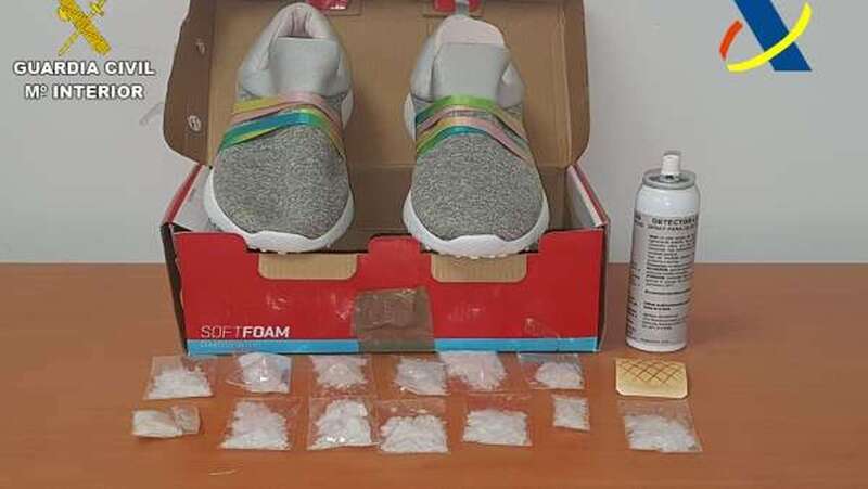 Zapatilla que ocultaba la droga (Foto TA)