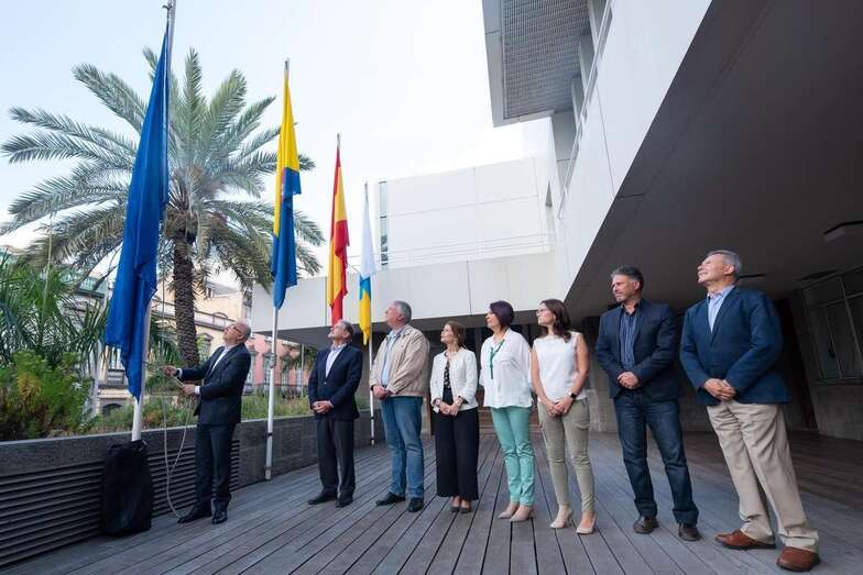 Imagen del izado de la bandera de la UE (Foto TA)