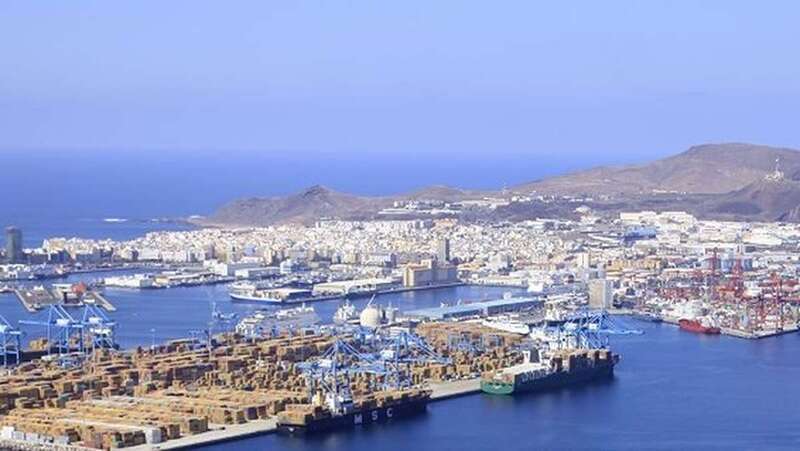 Imagen aérea del Puerto de La Luz y de Las Palmas (Foto Efe)