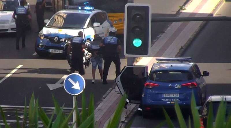 Imagen de la detención del presunto agresor (Foto TA)