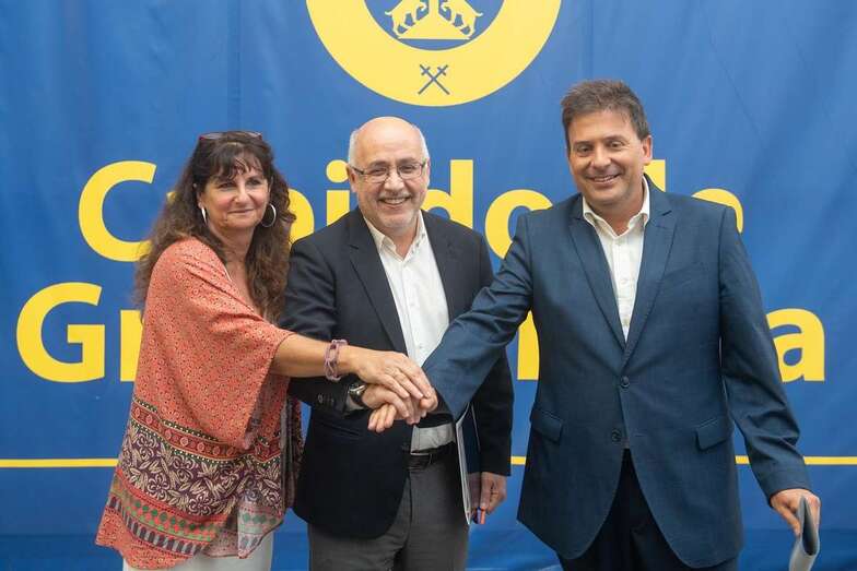 Los firmantes del acuerdo para el gobierno insular de Gran Canaria (Foto TA)