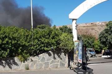 Desalojan el parque acuático Aqualand Maspalomas por un incendio en un local próximo (Foto TA)