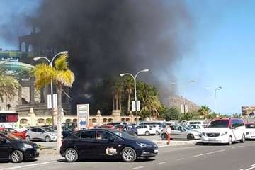 Desalojan el parque acuático Aqualand Maspalomas por un incendio en un local próximo (Foto TA)