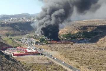 Desalojan el parque acuático Aqualand Maspalomas por un incendio en un local próximo (Foto TA)