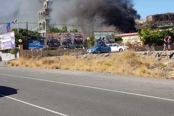 Desalojan el parque acuático Aqualand Maspalomas por un incendio en un local próximo (Foto TA)