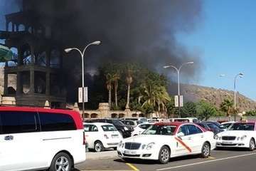 Desalojan el parque acuático Aqualand Maspalomas por un incendio en un local próximo (Foto TA)