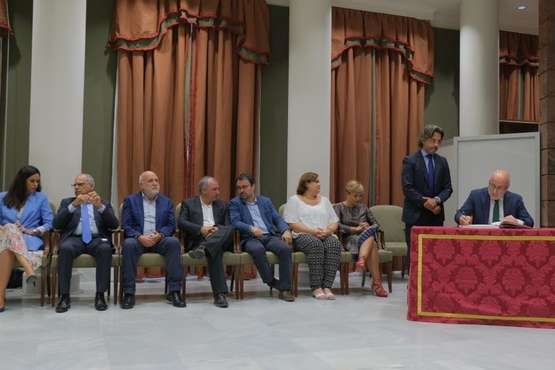 El Parlamento canario pide