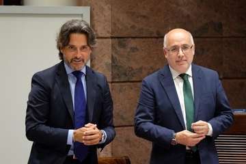 El Parlamento canario pide