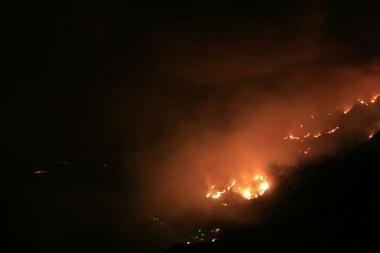 Nuevo incendio en la cumbre grancanaria (Foto TA y EFE)