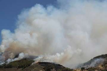 Nuevo incendio en la cumbre grancanaria (Foto TA y EFE)