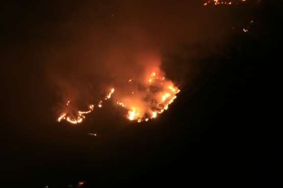 Nuevo incendio en la cumbre grancanaria (Foto TA y EFE)