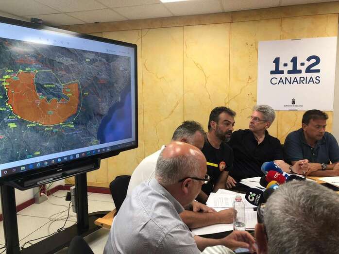 Imagen de la rueda de prensa de esta noche del presidente del Gobierno, Ángel Víctor Torres (Foto TA)