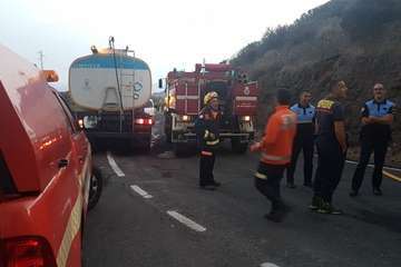 Evolución del Incendio de la cumbre que comenzó este sábado en Valleseco (Foto TA y otros)