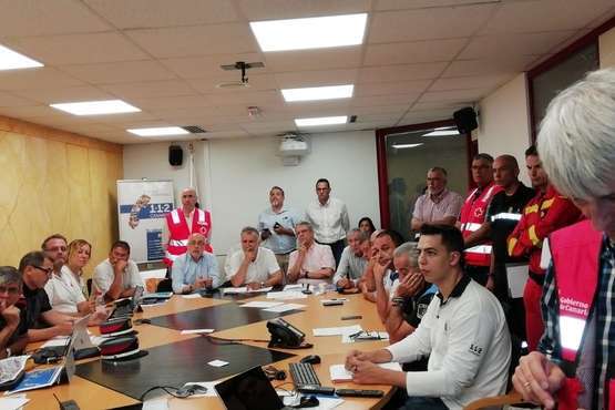 Evolución del Incendio de la cumbre que comenzó este sábado en Valleseco (Foto TA y otros)