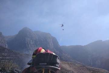 El incendio de la cumbre de Gran Canaria en su sexta jornada (Foto TA, EFE, Acfi Press y otros)