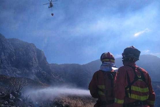El incendio de la cumbre de Gran Canaria en su sexta jornada (Foto TA, EFE, Acfi Press y otros)