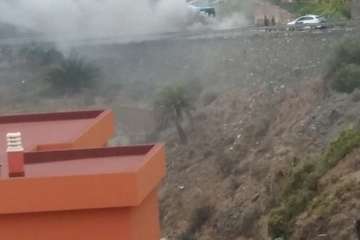 Arde una guagua de Global en Arucas (Foto TA)
