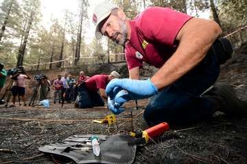 Explicación y recreación de la investigación de causas de incendios forestales (Foto TA)