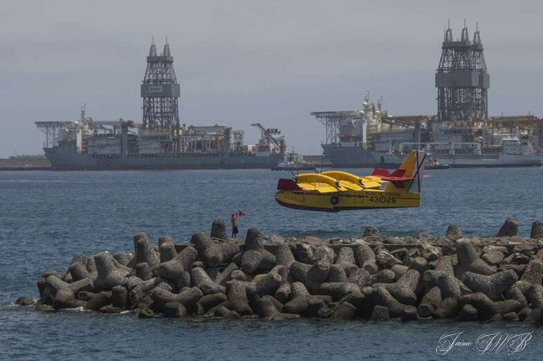 Uno de los hidroaviones que participaron en las labores de extinción (Foto TA)