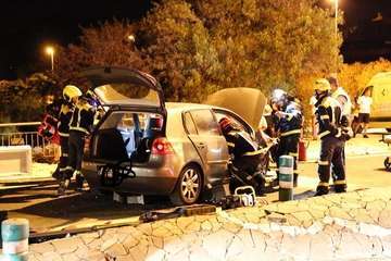  Aparatoso accidente a medianoche en Agüimes (Foto TA)