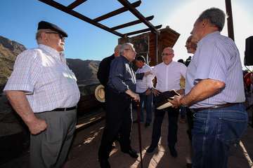 Una escultura del teldense Luis Arencibia Betancor homenajea a Néstor Álamo en Tejeda (Foto TA)