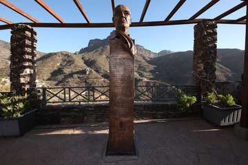 Una escultura del teldense Luis Arencibia Betancor homenajea a Néstor Álamo en Tejeda (Foto TA)